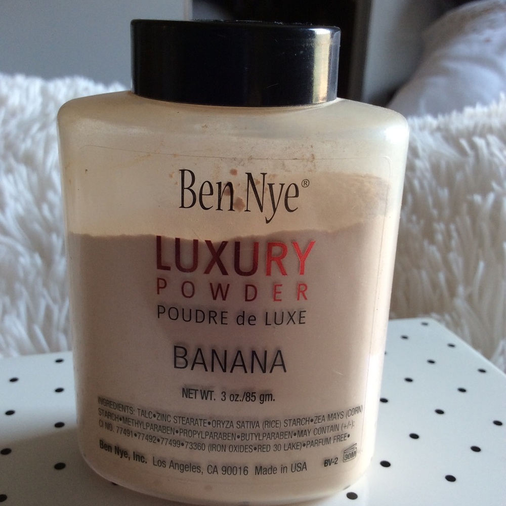 ✨Ben Nye Banana Powder✨ - Picture 3 of 4